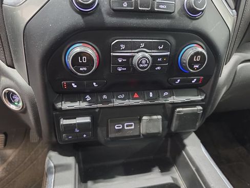 Used 2019 Chevrolet Silverado 1500 RST AWD/4WD image 10