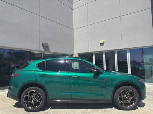 New 2025 Alfa Romeo Stelvio Sprint image 3
