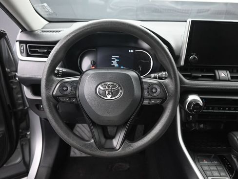 Used 2025 Toyota RAV4 XLE AWD/4WD image 21