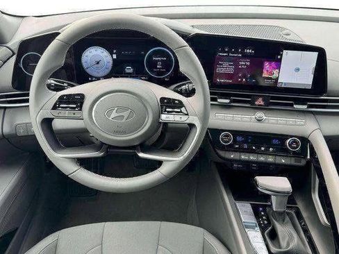 New 2025 Hyundai Elantra SEL w/ Cargo Package image 17