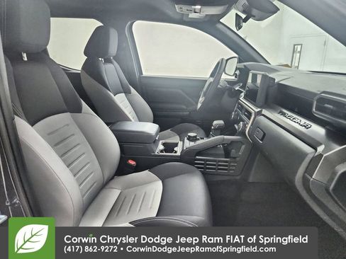 Used 2025 Toyota Tacoma TRD Off-Road image 33