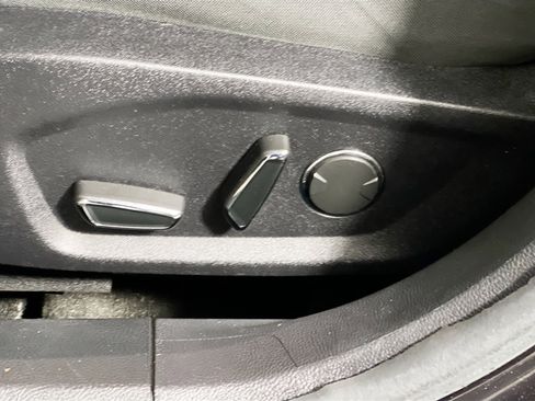 Used 2020 Ford Fusion SE image 15