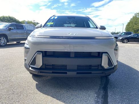Used 2024 Hyundai Kona SEL AWD/4WD image 2