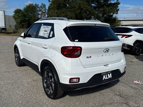 New 2026 Hyundai Venue SEL image 3