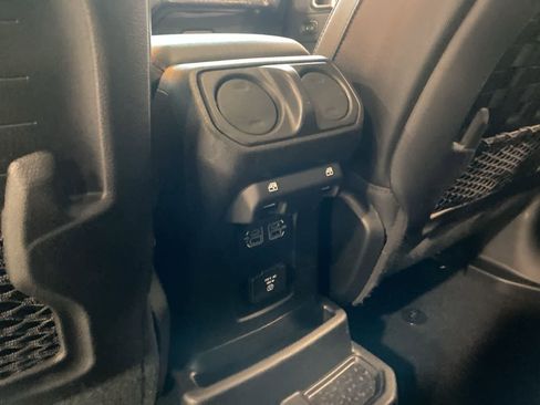 Used 2020 Jeep Wrangler Unlimited Rubicon w/ Dual Top Group image 28