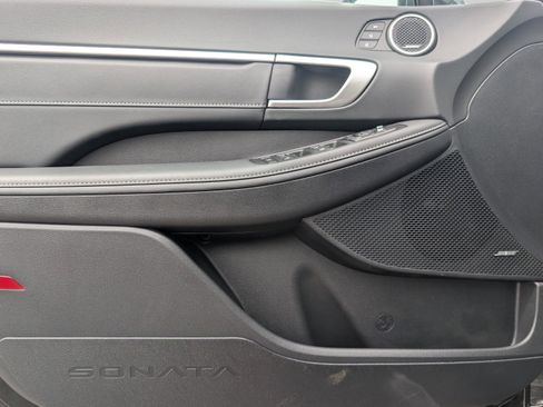 Used 2025 Hyundai Sonata Limited FWD image 13
