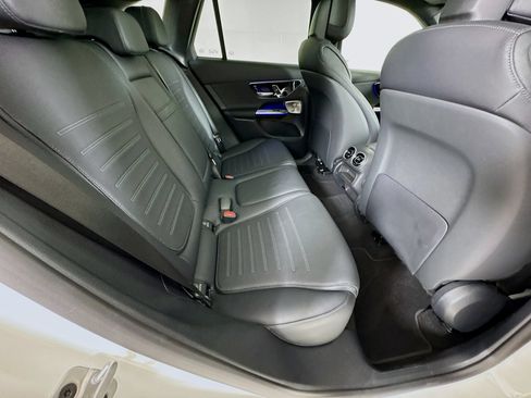 Used 2025 Mercedes-Benz GLC 300 image 30