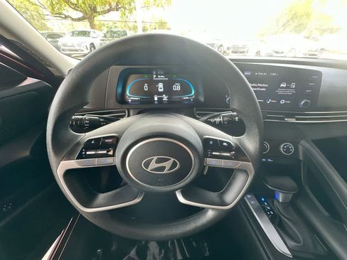 Used 2026 Hyundai Elantra SE FWD image 15