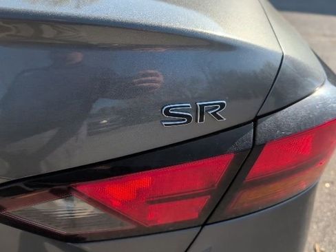 Used 2020 Nissan Altima 2.5 SR w/ Premium Package image 9