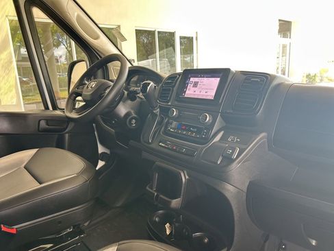 Used 2025 RAM ProMaster 2500 w/ Convenience Group FWD image 19