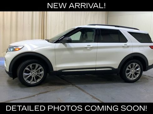 Used 2022 Ford Explorer XLT w/ Equipment Group 202A AWD/4WD image 6