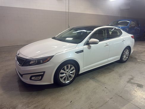 Used 2015 Kia Optima EX w/ EX Premium Package image 3