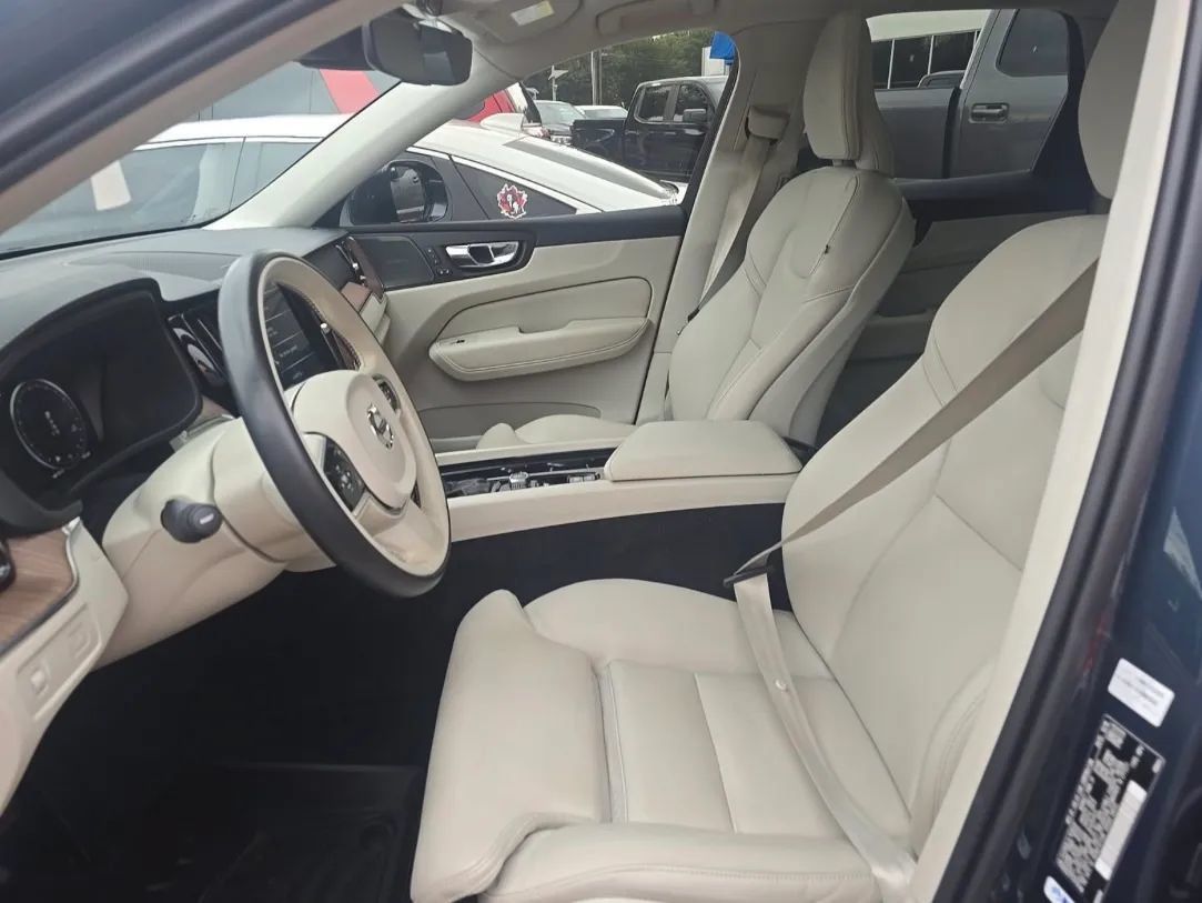 Used 2020 Volvo XC60 T5 Inscription AWD/4WD image 7