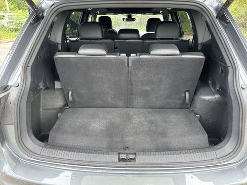 Used 2024 Volkswagen Tiguan SE R-Line FWD image 41