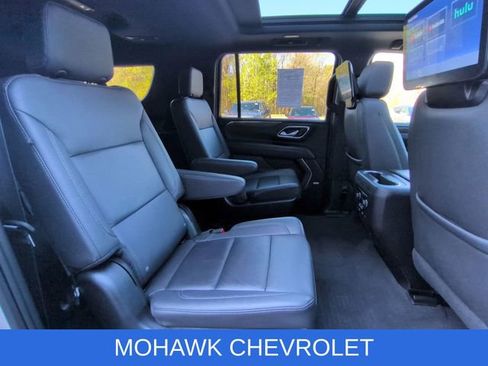 Used 2024 Chevrolet Suburban Z71 w/ Luxury Package AWD/4WD image 29