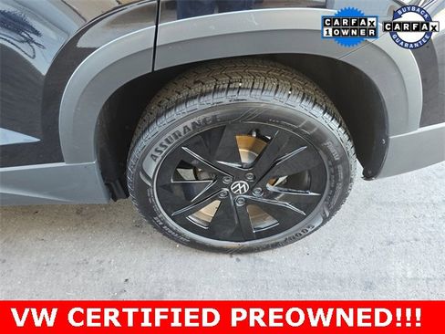 Used 2025 Volkswagen Taos SE image 26