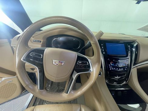 Used 2018 Cadillac Escalade Platinum image 15