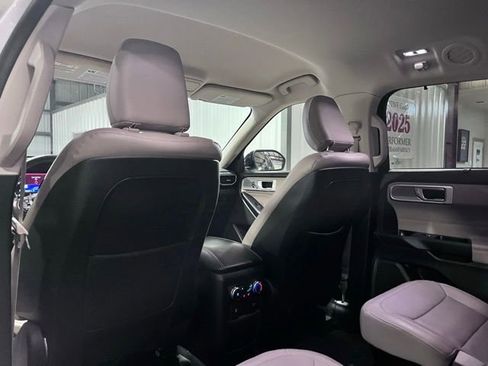 Used 2020 Ford Explorer Limited RWD image 11
