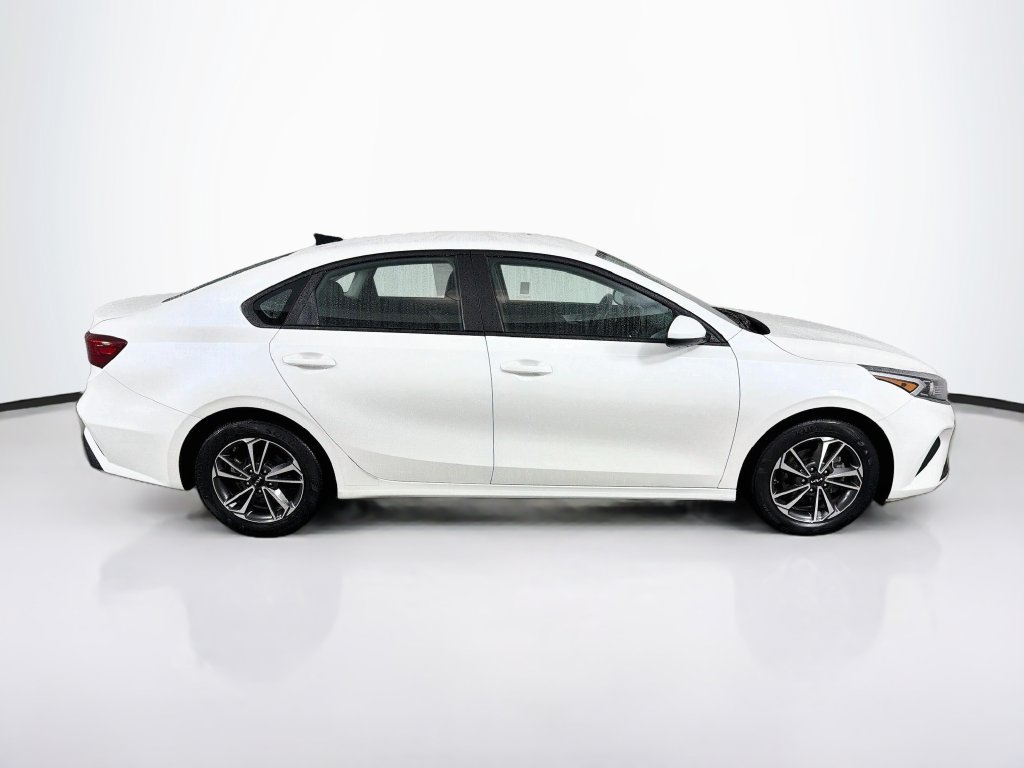 Used 2023 Kia Forte LXS FWD image 4