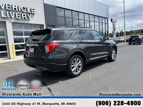 Used 2023 Ford Explorer XLT w/ Equipment Group 202A AWD/4WD image 9