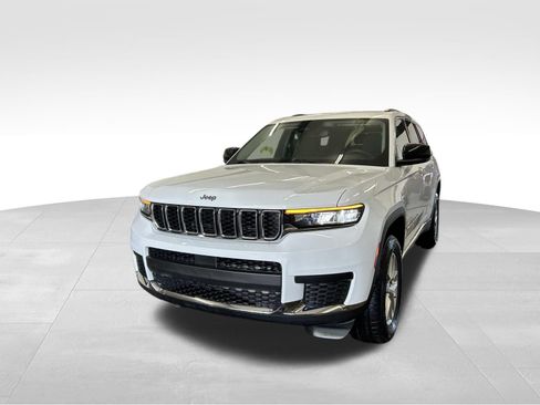 Certified 2022 Jeep Grand Cherokee L Laredo w/ Luxury Tech Group I AWD/4WD image 36