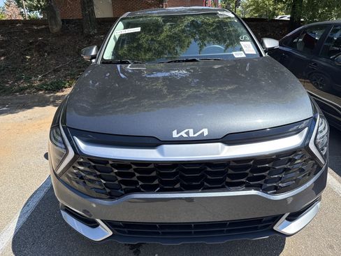 Used 2024 Kia Sportage EX FWD image 3