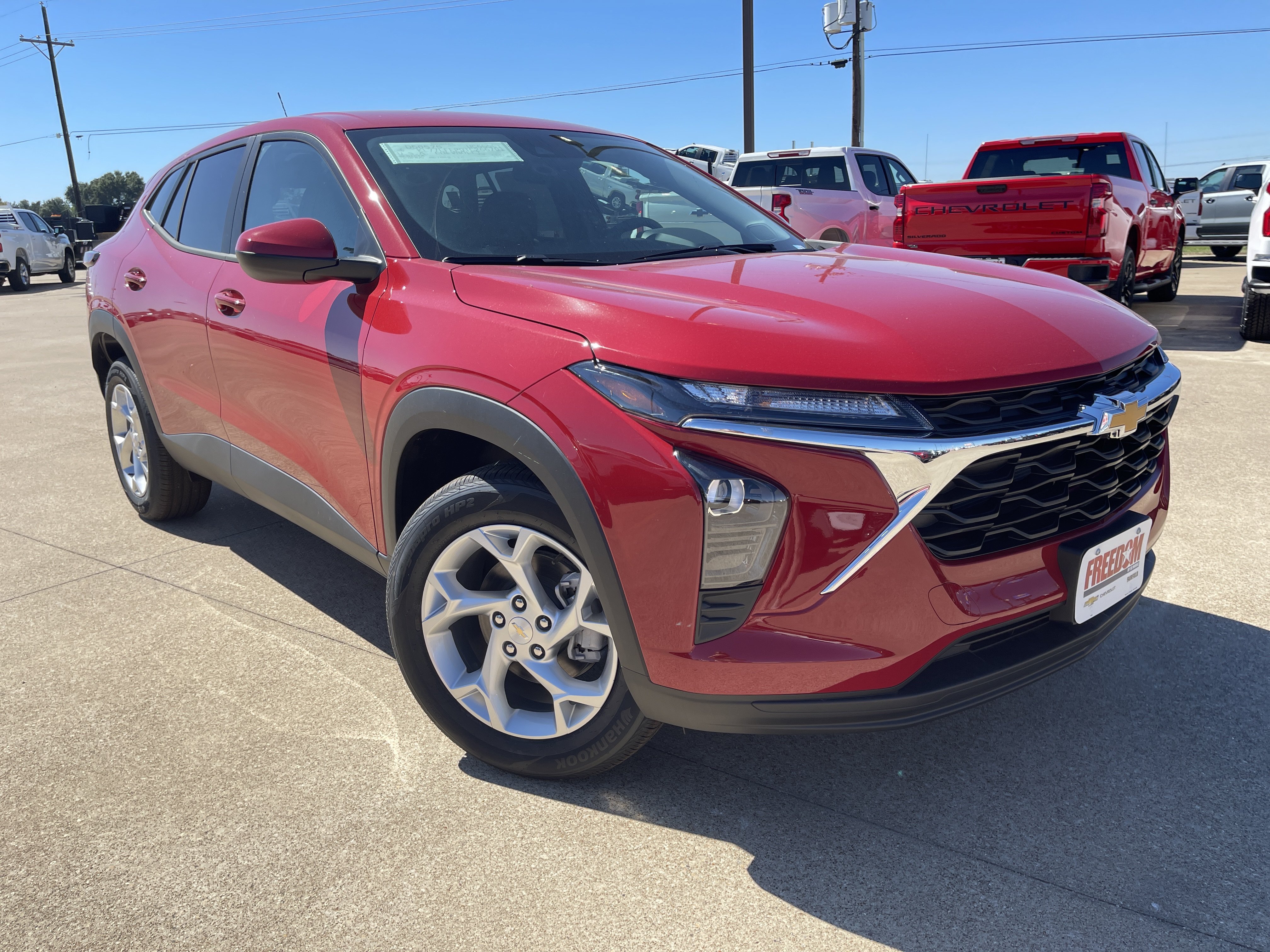 New 2026 Chevrolet Trax LS w/ LS Convenience Package FWD image 2