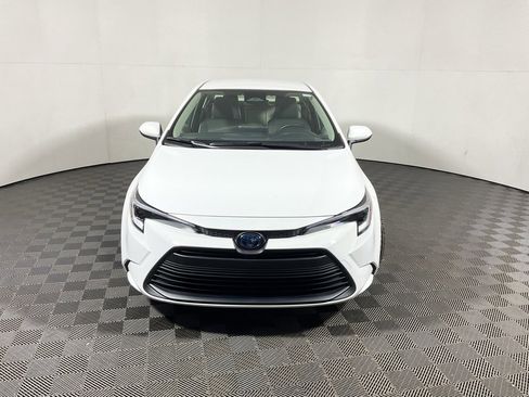 Used 2025 Toyota Corolla LE image 5