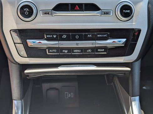 Certified 2021 Ford Explorer XLT w/ Equipment Group 202A AWD/4WD image 28