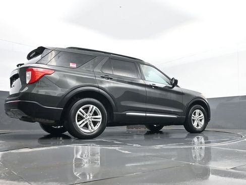 Used 2022 Ford Explorer XLT w/ Equipment Group 202A image 26