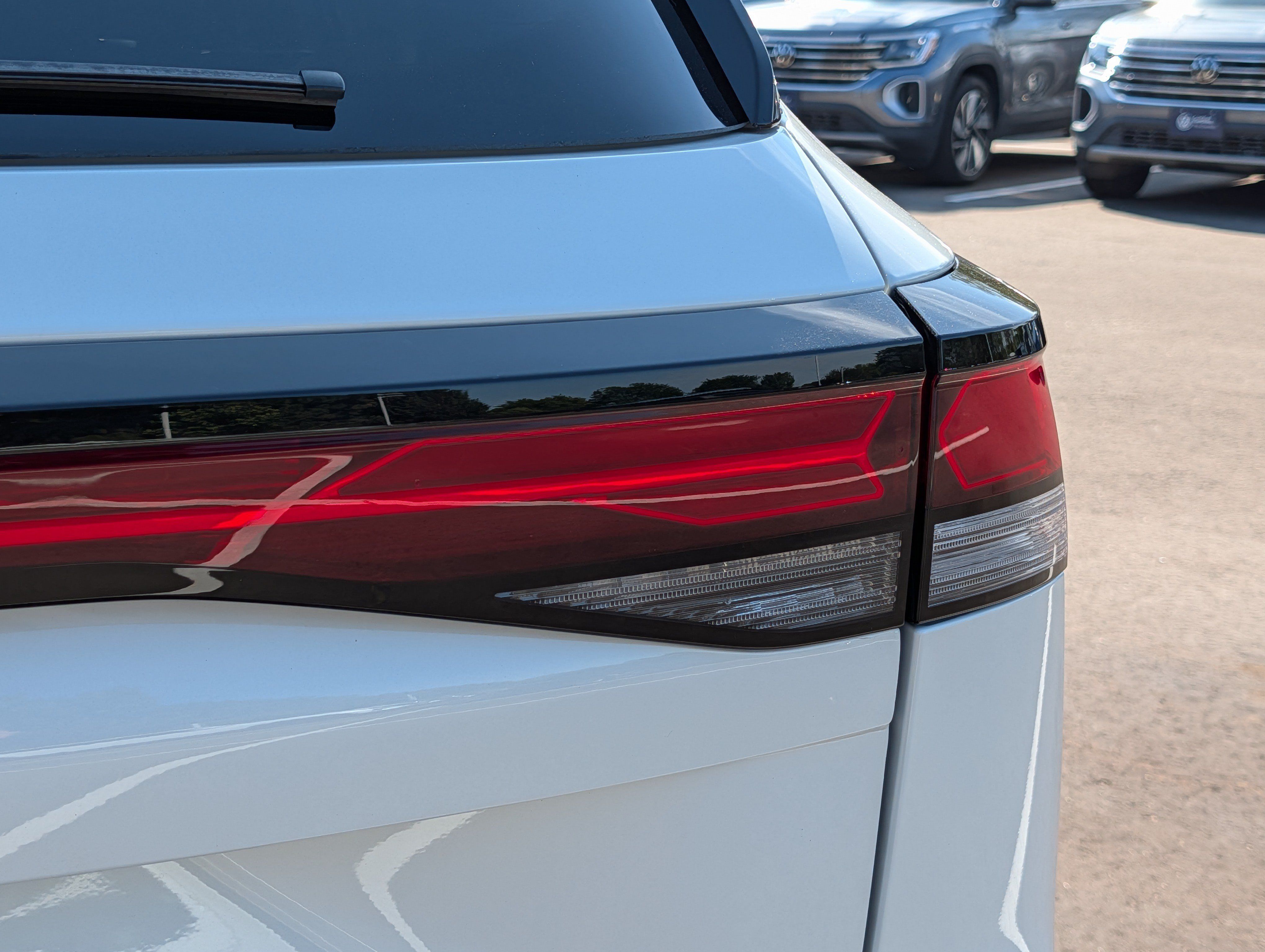 Certified 2026 Volkswagen Tiguan SE R-Line AWD/4WD image 17