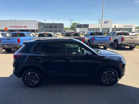 Used 2025 Chevrolet TrailBlazer LT AWD/4WD image 5