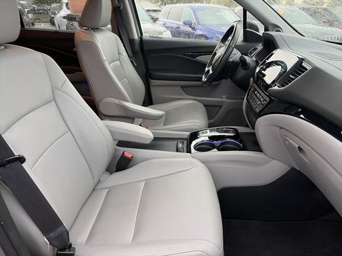 Used 2019 Honda Pilot Elite image 24