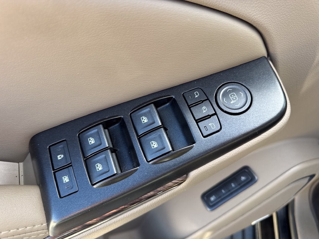 Used 2018 GMC Yukon SLT w/ Premium Edition RWD image 19