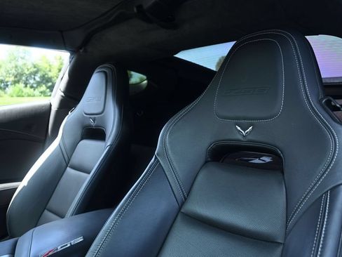 Used 2016 Chevrolet Corvette Z06 w/ 3LZ Preferred Equipment Group RWD image 27