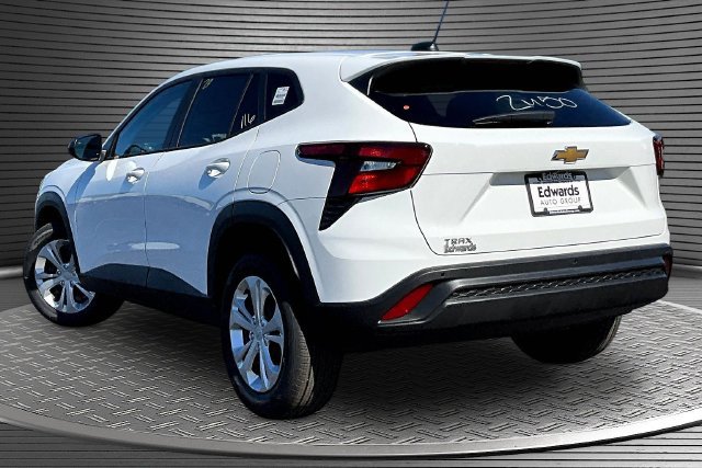 New 2026 Chevrolet Trax LS w/ Driver Confidence Package FWD image 3