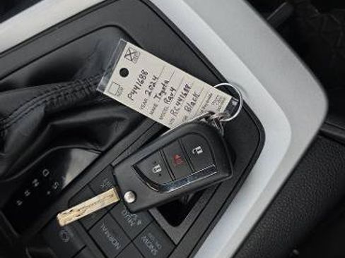 Used 2024 Toyota RAV4 LE AWD/4WD image 39