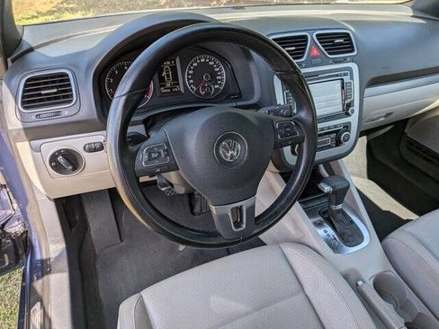 Used 2010 Volkswagen Eos Komfort FWD image 16
