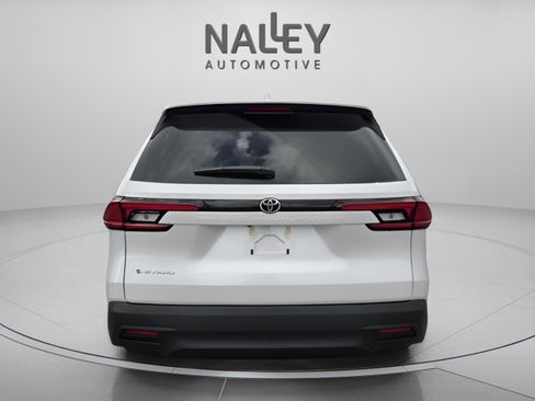 New 2026 Toyota Grand Highlander LE image 4