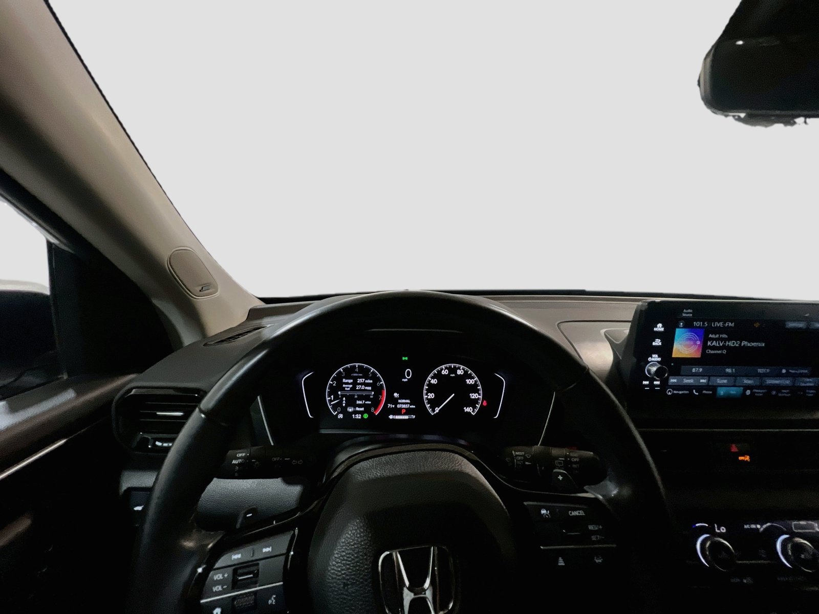 Used 2023 Honda Pilot Touring image 7