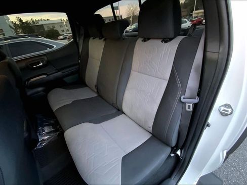 Used 2022 Toyota Tacoma TRD Off-Road image 20