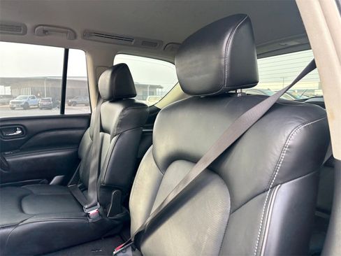 Used 2019 INFINITI QX80 Luxe w/ All-Season Package image 32