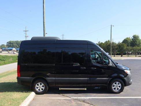 Used 2021 Mercedes-Benz Sprinter 2500 image 10