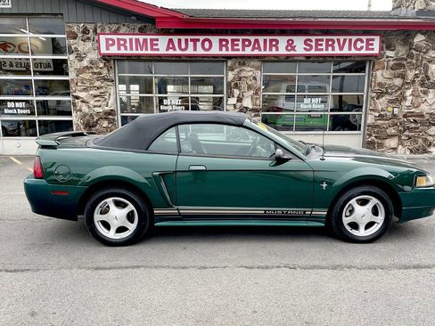 Used 2001 Ford Mustang Premium image 15