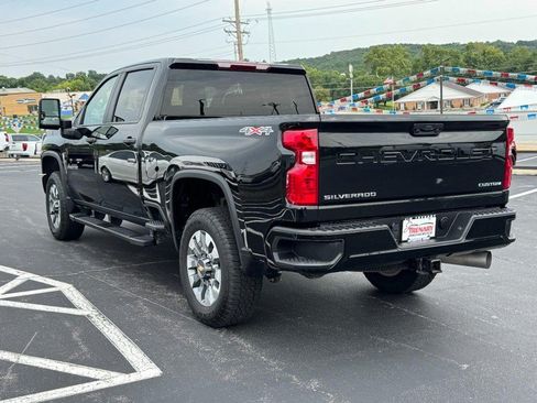 Used 2023 Chevrolet Silverado 2500 Custom w/ Custom Value Package AWD/4WD image 6
