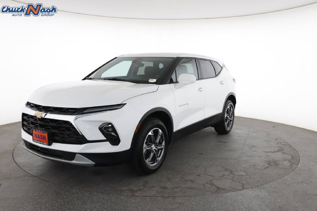 Certified 2026 Chevrolet Blazer LT FWD image 5
