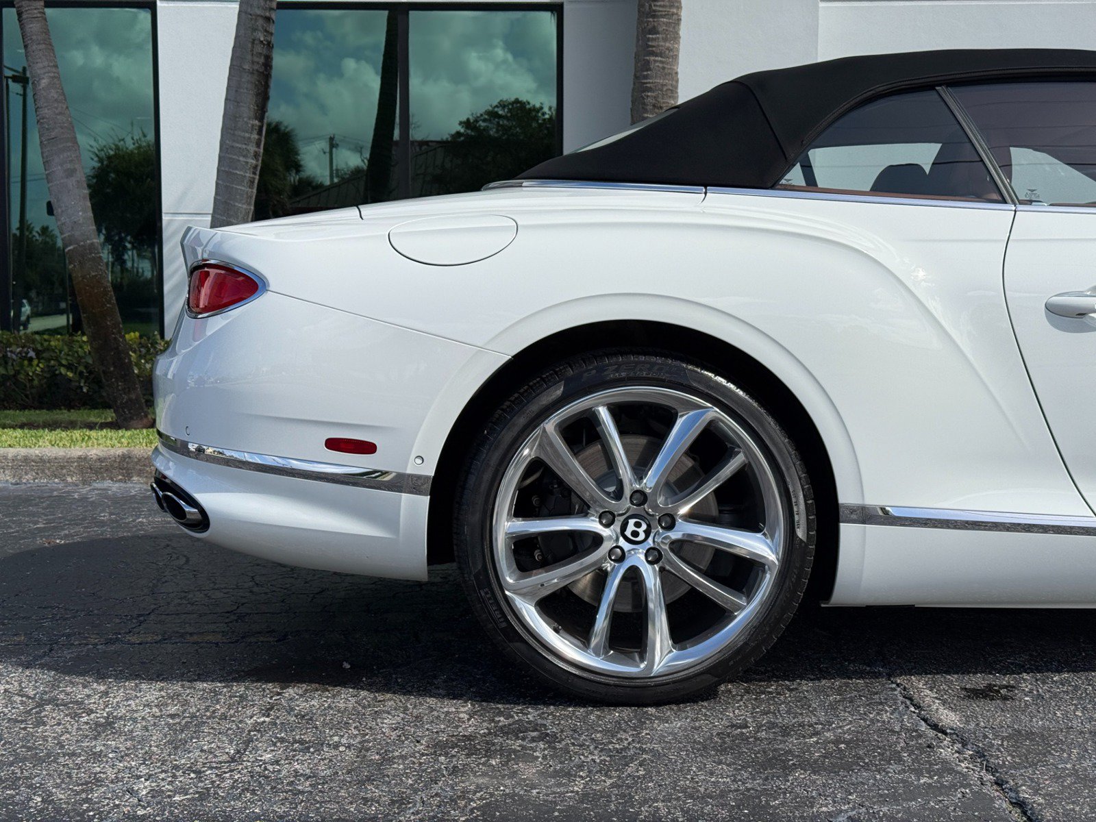 Used 2024 Bentley Continental GT V8 AWD/4WD image 7