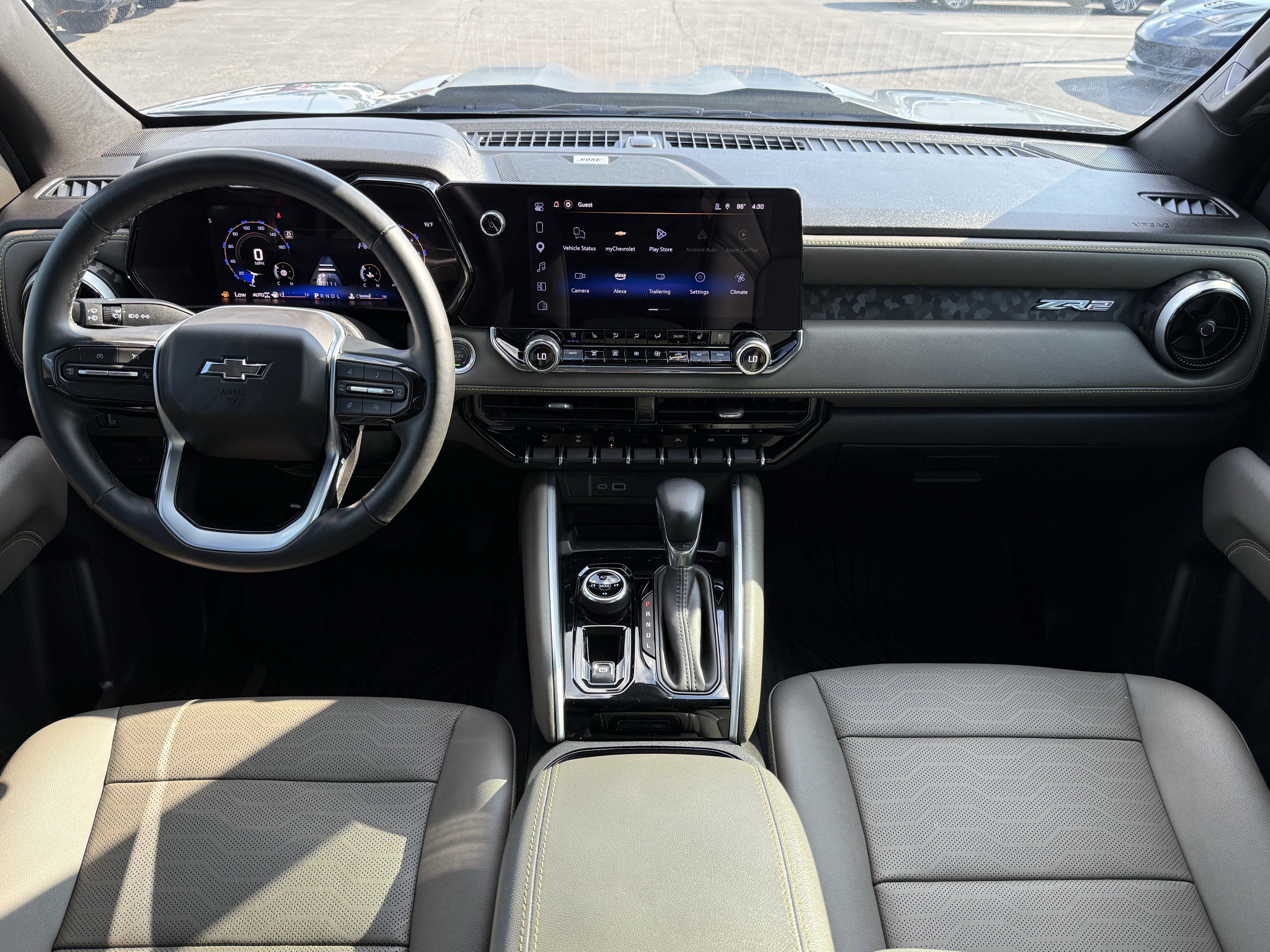 Used 2025 Chevrolet Colorado ZR2 w/ Technology Package AWD/4WD image 30