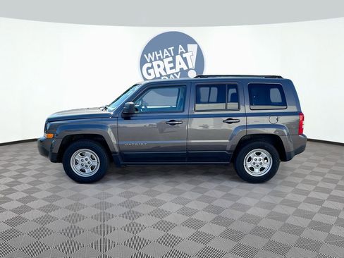 Used 2017 Jeep Patriot Sport w/ Power Value Group image 8