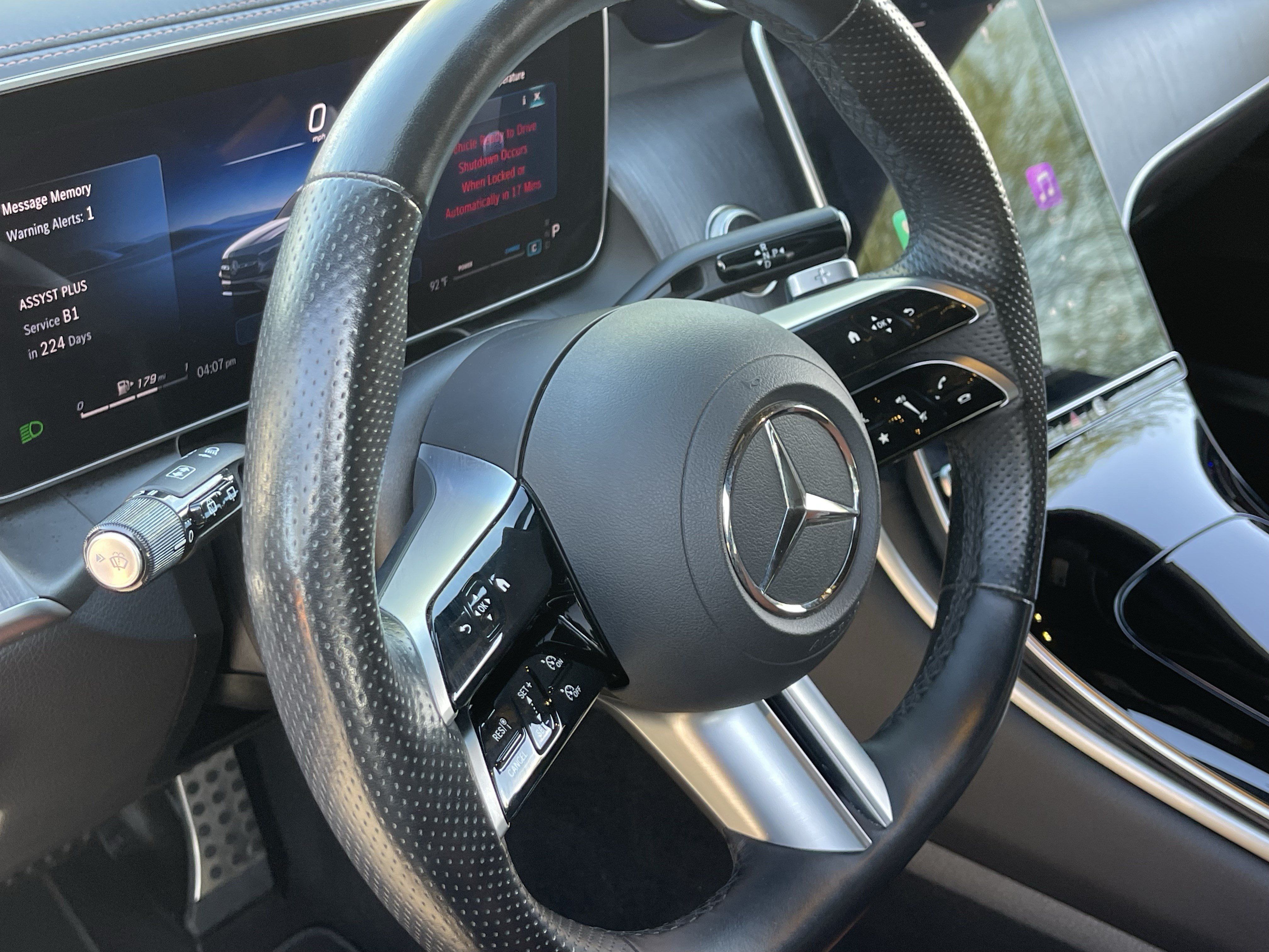 Used 2025 Mercedes-Benz GLC 300 image 24